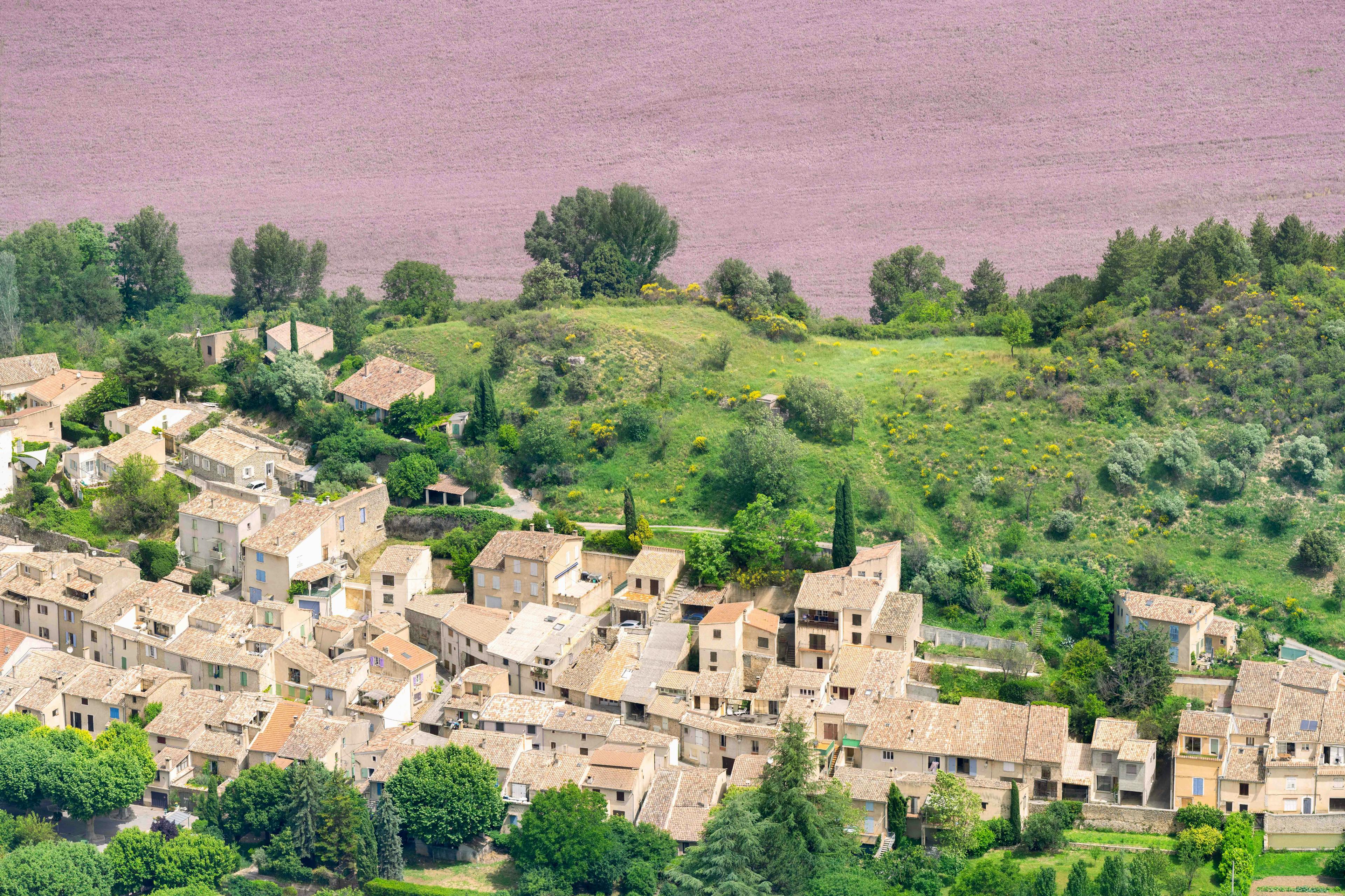 Hillside Village Vista, Provence
